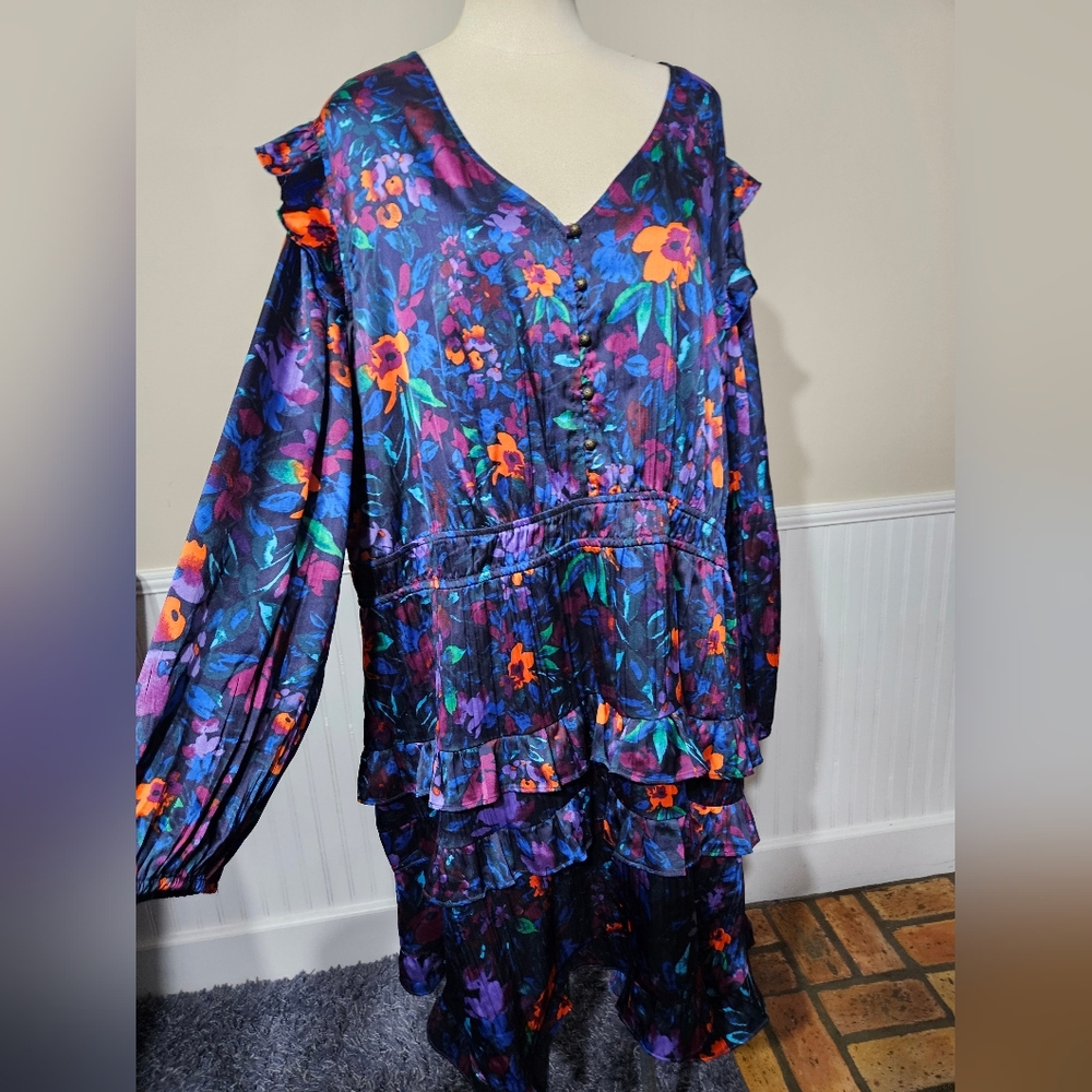 The Pioneer Woman Floral Satin Dress 3X - Picture 2 of 5